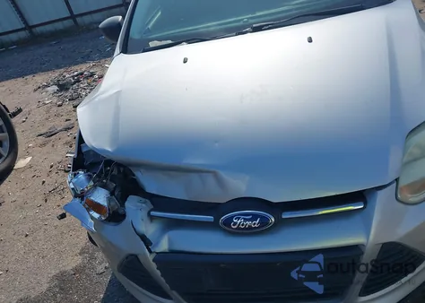 2014 Ford Focus S z USA, uszkodzony, nr VIN 1FADP3E25EL439974